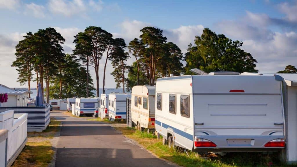 Caravans op een camping