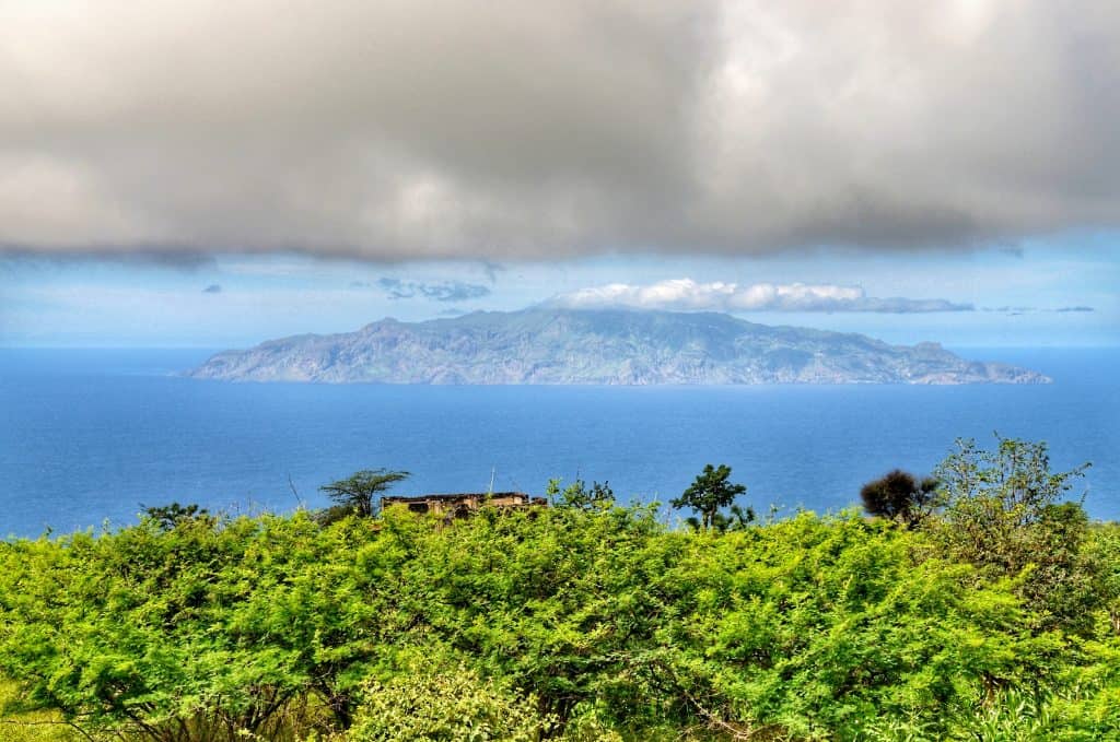 Uitzicht over het eiland Brava, onderdeel van de Kaapverdische Eilanden