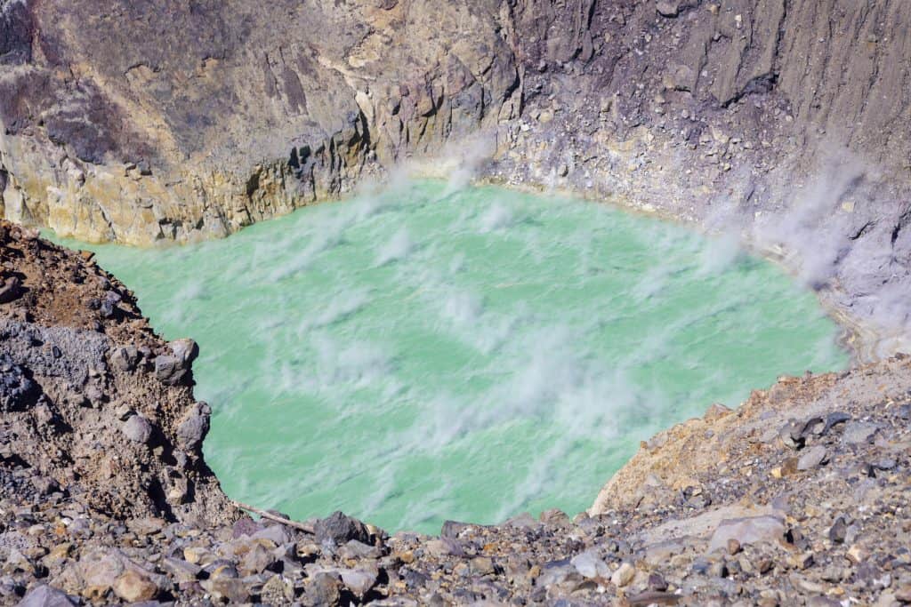 Krater van de llamatepec vulkaan