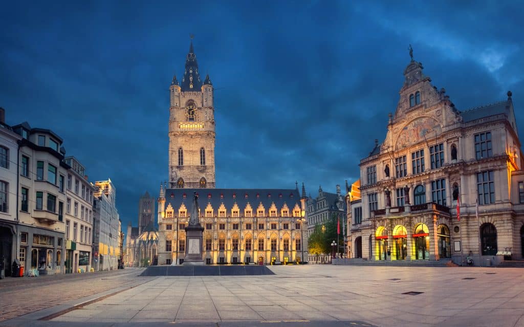 Stadhuis en het Belfort van Gent