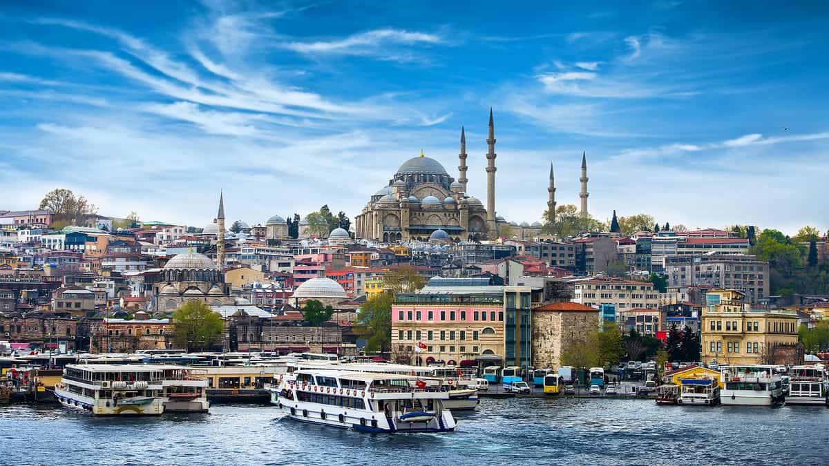 Het weer voor Istanbul in maart temperatuur en neerslag