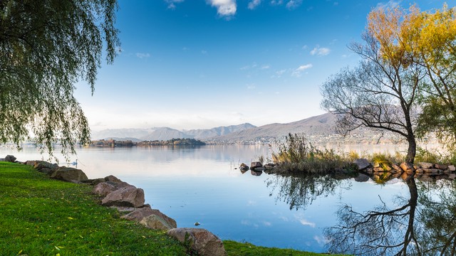 Het klimaat van het Meer van Varese en de beste reistijd