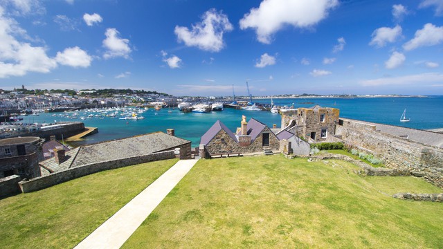 Het klimaat van Guernsey en de beste reistijd