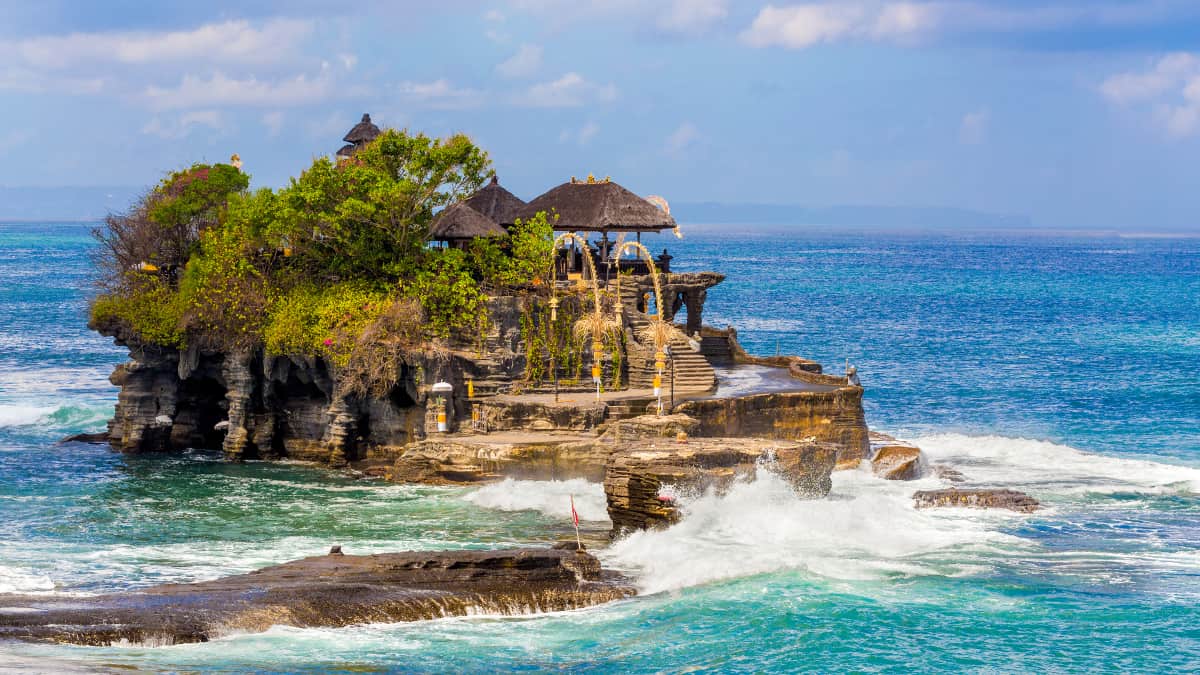 Uitzicht op de Tanah Lot tempel op Bali, Indonesië