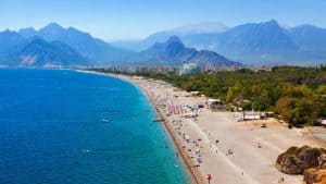 Antalya temperaturen, klimaat en het weer per maand