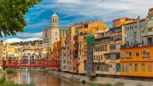 Gerona temperaturen, klimaat en het weer per maand