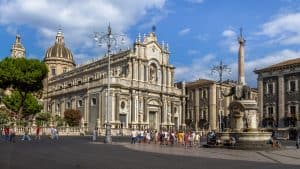 Catania temperaturen, klimaat en het weer per maand