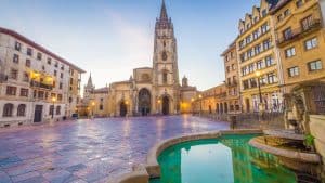 Oviedo temperaturen, klimaat en het weer per maand