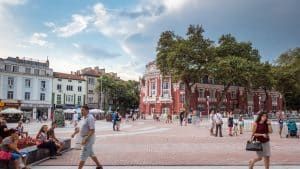 Varna temperaturen, klimaat en het weer per maand