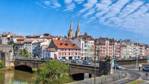 Bayonne temperaturen, klimaat en het weer per maand