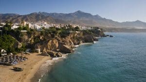 Nerja temperaturen, klimaat en het weer per maand