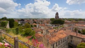 Saintes (Charente-Maritime) temperaturen, klimaat en het weer per maand