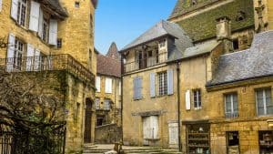 Sarlat-la-Canéda temperaturen, klimaat en het weer per maand