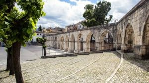 Sulmona temperaturen, klimaat en het weer per maand