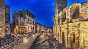 Arles temperaturen, klimaat en het weer per maand