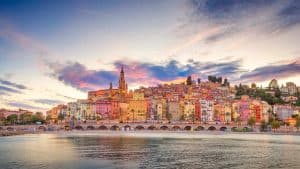 Menton temperaturen, klimaat en het weer per maand