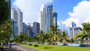 Panama-Stad temperaturen, klimaat en het weer per maand