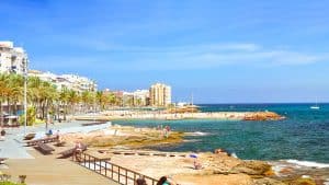 Torrevieja temperaturen, klimaat en het weer per maand