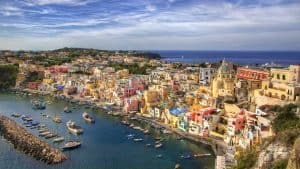 Procida temperaturen, klimaat en het weer per maand