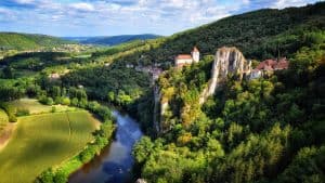 Cahors temperaturen, klimaat en het weer per maand