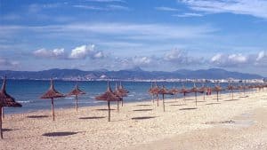 El Arenal temperaturen, klimaat en het weer per maand