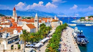 Trogir temperaturen, klimaat en het weer per maand