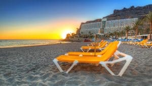 Playa Taurito temperaturen, klimaat en het weer per maand