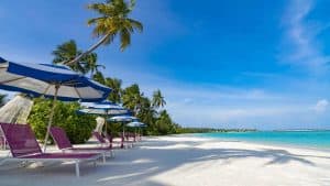 Dhaalu Atol temperaturen, klimaat en het weer per maand