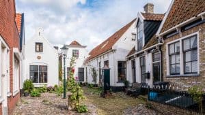 Den Burg temperaturen, klimaat en het weer per maand