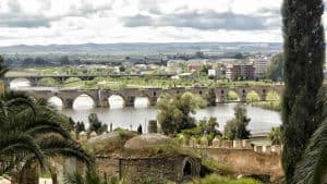 Badajoz temperaturen, klimaat en het weer per maand