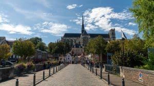Amiens temperaturen, klimaat en het weer per maand